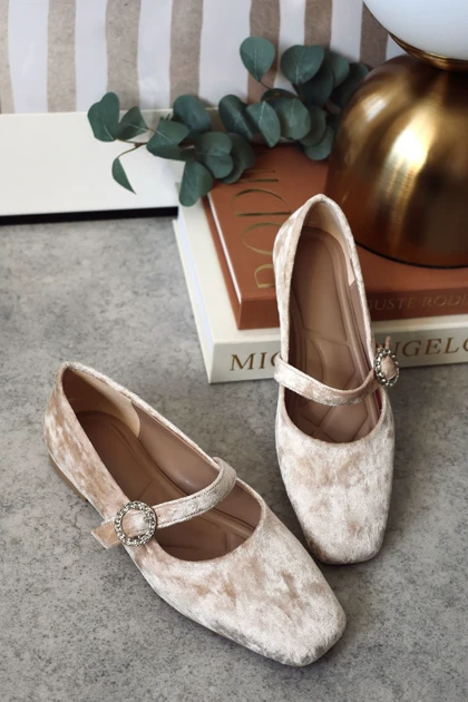 کفش پاشنه‌بلند کلاسیک زنانه polka-store polka-store