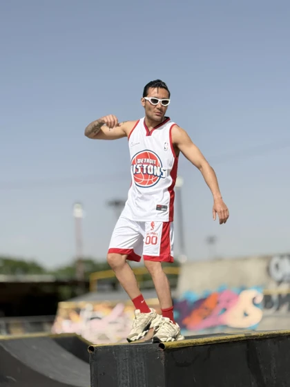 ست رکابی و شلوارک PISTONS بسکتبالی بدنسازی سفید