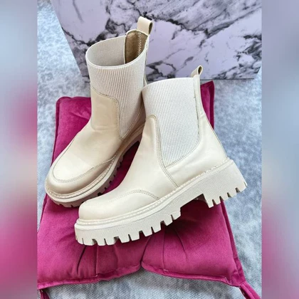 بوت‌بالاکش ساعتی