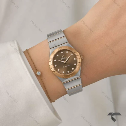 ساعت امگا کانسلیشن زنانه دورنگ رزگلد صفحه قهوه ای ایندکس نگین Omega-10640-L