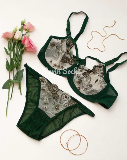 ست شورت و سوتین دانتل سبز سایز 80