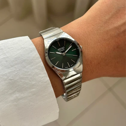 ساعت زنانه سیکو نقره‌ای صفحه سبز کد 796