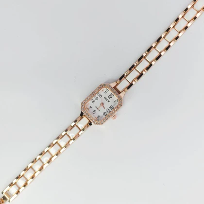 ساعت مچی زنانه مجلسی IE-LY نگین‌دار با موتور کوارتز