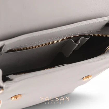 کوله پشتی زنانه چرم رادیس مدل Adriana کد 055-M.MC