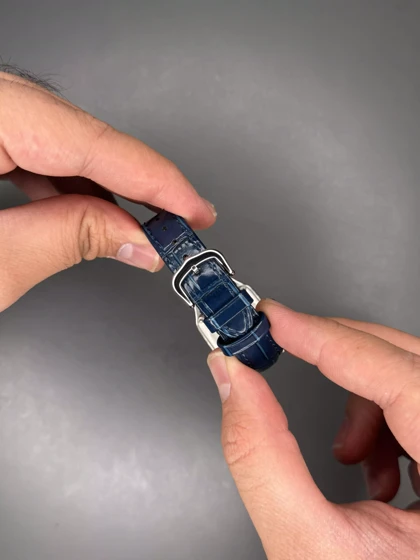 ساعت مچی کارتیه دومونت بند چرمی آبی صفحه سفید Cartier