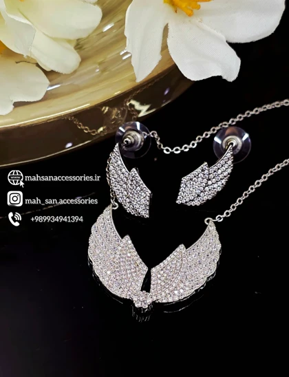 نیم ست ظریف زنانه بال فرشته سایز کوچک ارسال رایگان