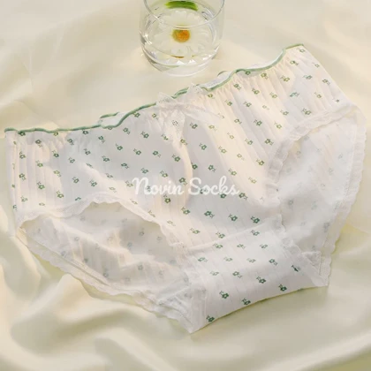 شورت طرح شکوفه سبز (سایز 38 الی 42)