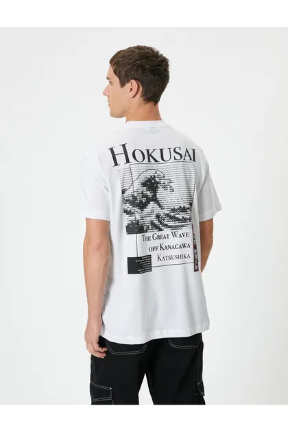 Hokusai تیشرت دارای مجوز پشت چاپ آستین کوتاه یقه خدمه نخی 4SAM10848HK