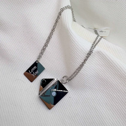 ست گردنبند دو نفره مدل «نامه و پاکت» | طراحی مینیمال و مفهومی (استیل سیلور)