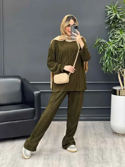ست بلوز و شلوار پلیسه‌دار