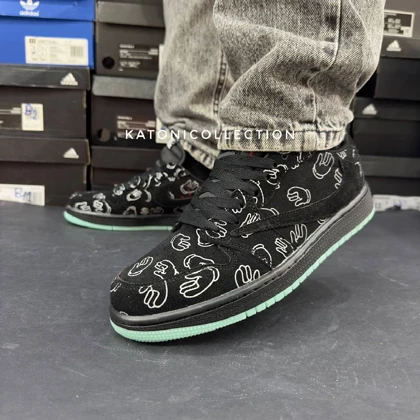 کتانی جردن وان لو کاز Jordan 1 Low Kaws