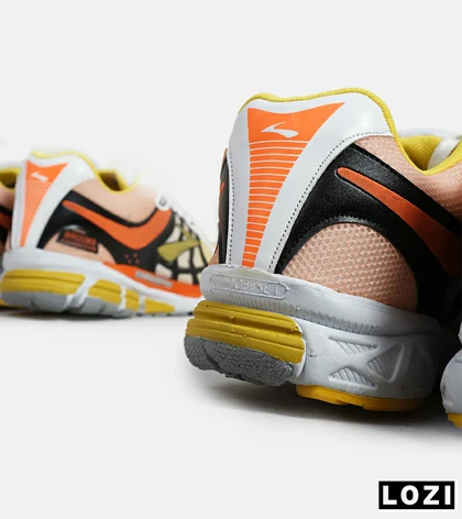 کفش کتانی بزرگ پا نارنجی زرد BROOKS adrenaline gts 22