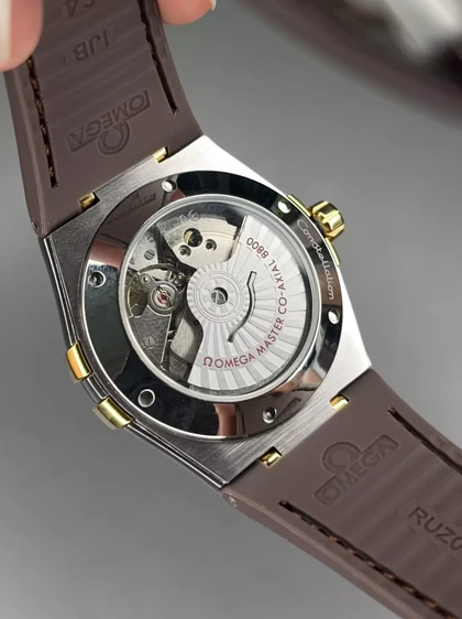 ساعت مچی امگا کانستلیشن بند قهوه ای صفحه سفید Omega Constellation