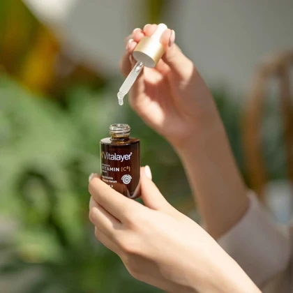 سرم صورت قطره چکانی ویتامین سی ویتالیر ضد چروک مناسب انواع پوست 30ml