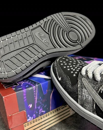 کتانی جردن تراویس وودو