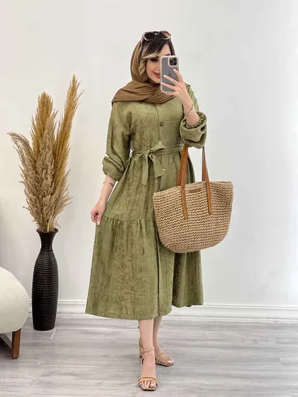 پیراهن بلند چین‌دار