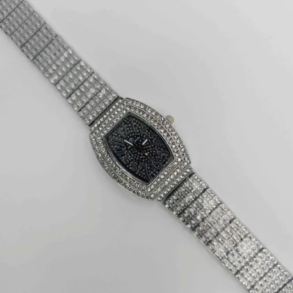 ساعت مچی زنانه مجلسی ریلانس Riluns نگین‌دار با موتور کوارتز