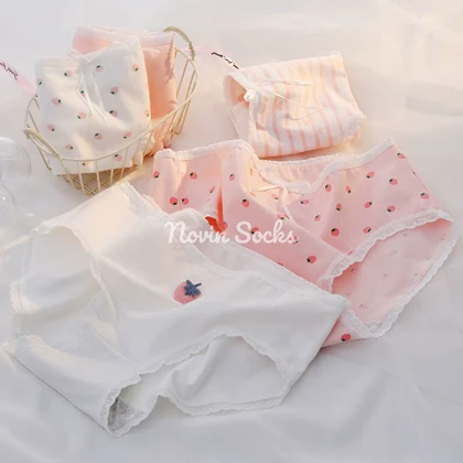 شورت طرح استیکر توت فرنگی ( مناسب برای سایز 38 الی 42)(xl)