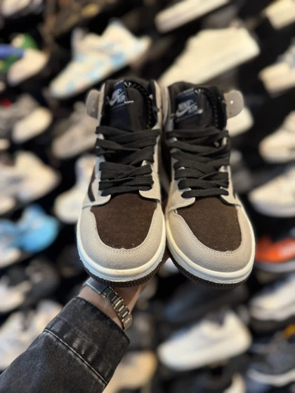 کتانی ترویس زنانه ساق‌دار کرم قهوه ای