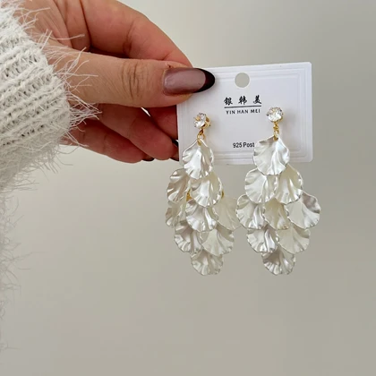 گوشواره زنانه گلبرگ بلند کد 873