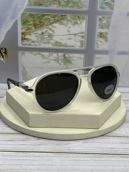 عینک آفتابی پرسول مدل P6807 سبک خلبانی فریم کائوچو سبک عدسی پلی‌کربنات UV400 پلاریزه