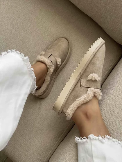 UGG سگک دار