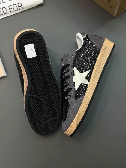 کتانی گلدن گوس بال استار مشکی براقGolden Goose Ball Star Black Glitter