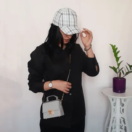 کلاه کپ سفید مشکی دخترانه