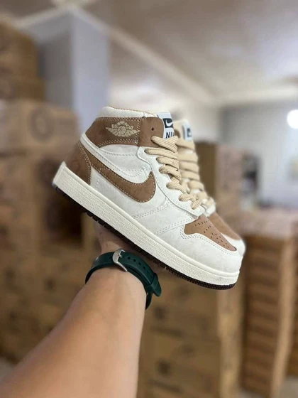 کتانی نایکی ساق‌دار