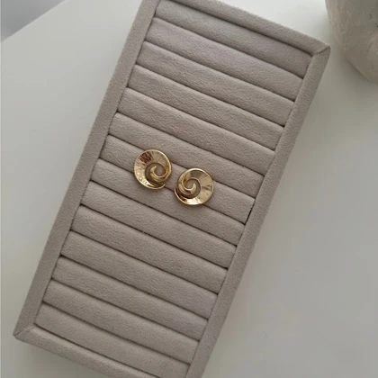گوشواره پیچی