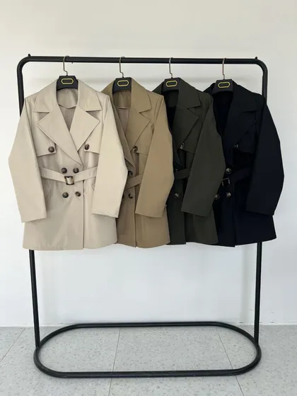 ترنچ کت یقه انگلیسی