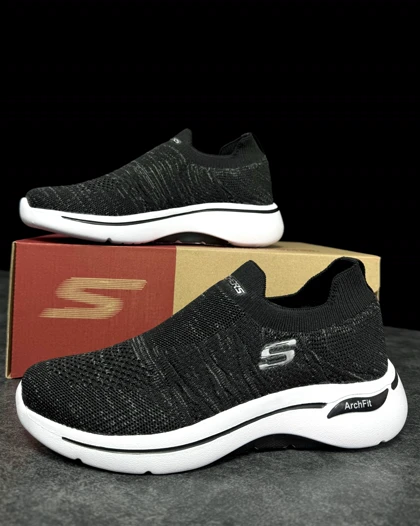 کتانی اسکیچرز جورابی