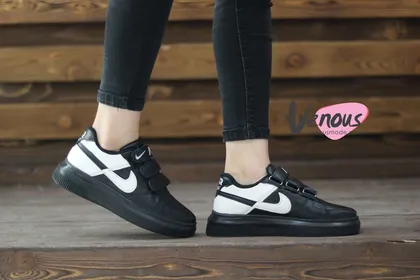 کتانی NIKE چسبی
