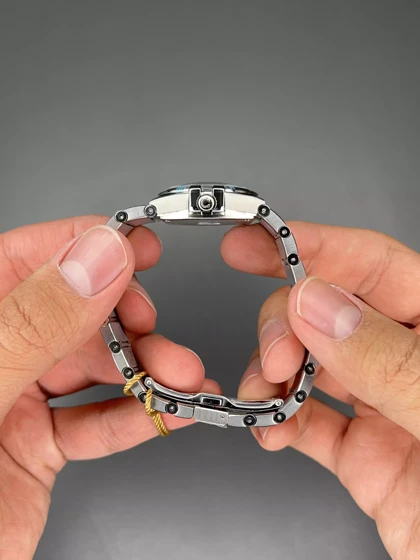 ساعت مچی امگا کانستلیشن بند سیلور صفحه تیفانی Omega Constellation