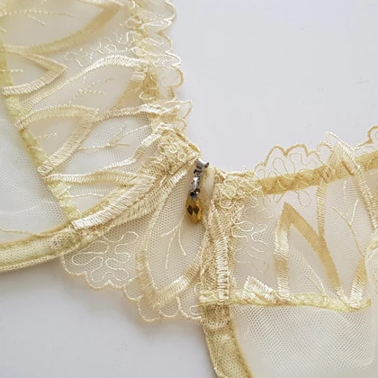 ست شورت و سوتین زنانه فیتن فرخ زادی مدل فنردار گیپور طرح دار کد 4952-12