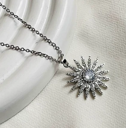 گردنبند خورشید☀