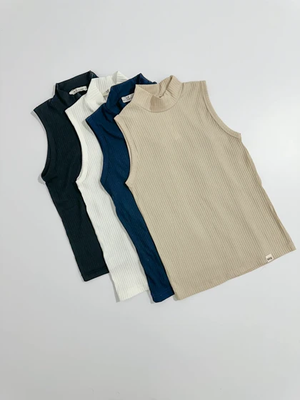 تاپ یقه ایستاده