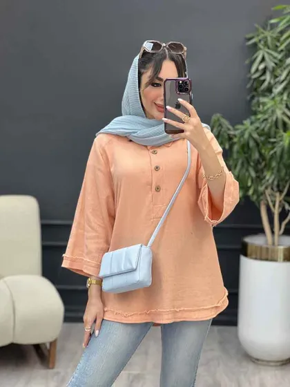 مانتو جلو بسته سه دکمه ریش دار