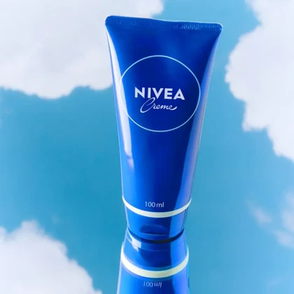 کرم مرطوب‌کننده صورت نیوآ مدل تیوپی مناسب انواع پوست حجم 100 میلی‌لیتر