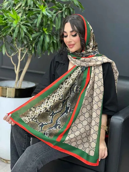 شال گوچی طرح پوست ماری