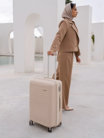 چمدان رزمری مدل Rose Merry RL-305-3S سایز متوسط سفید کرمی