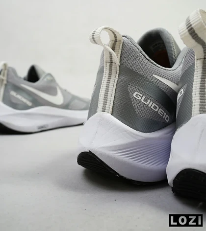 کفش کتانی زنانه و مردانه طوسی Nike guide 10