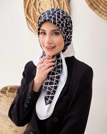 روسری کاریان ابرریشم کجراه (سایز 90) 30105