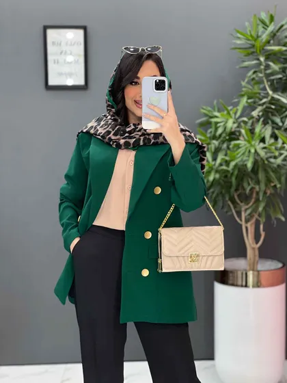 مانتو مازراتی دکمه طلایی