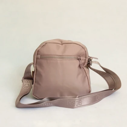 کیف دوشی برزنتی زنانه BOBO رنگ صورتی مدل روما کد 2802
