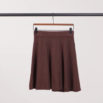 دامن کوتاه هانا