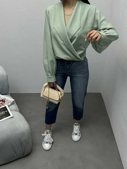 بلوز نیم‌تنه CASUAL
