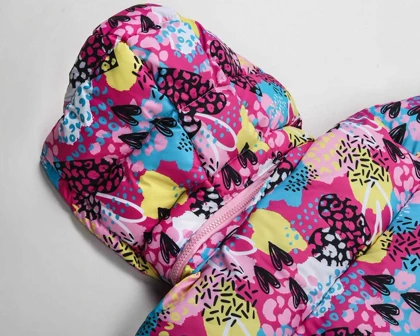 کاپشن طرح عشق دخترانه کلاهدار