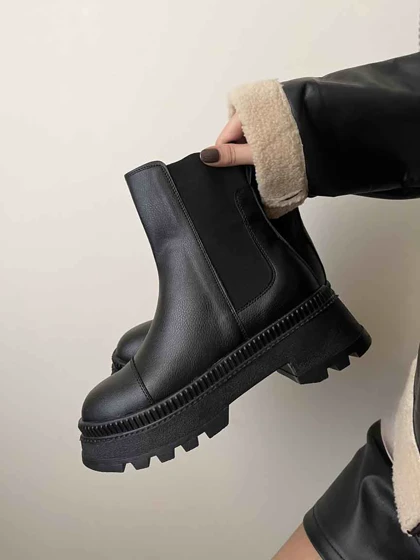 نیمبوت چرم بغل کش