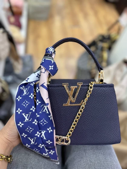 کیف دوشی زنانه مدل LV اسکارف دار